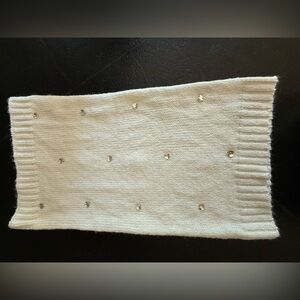 Victoria’s Secret Ivory Knit Neck Scarf – Bling Gem Detail – One Size